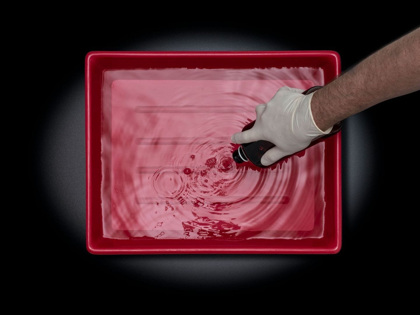 Roter TiefziehbehÀlter